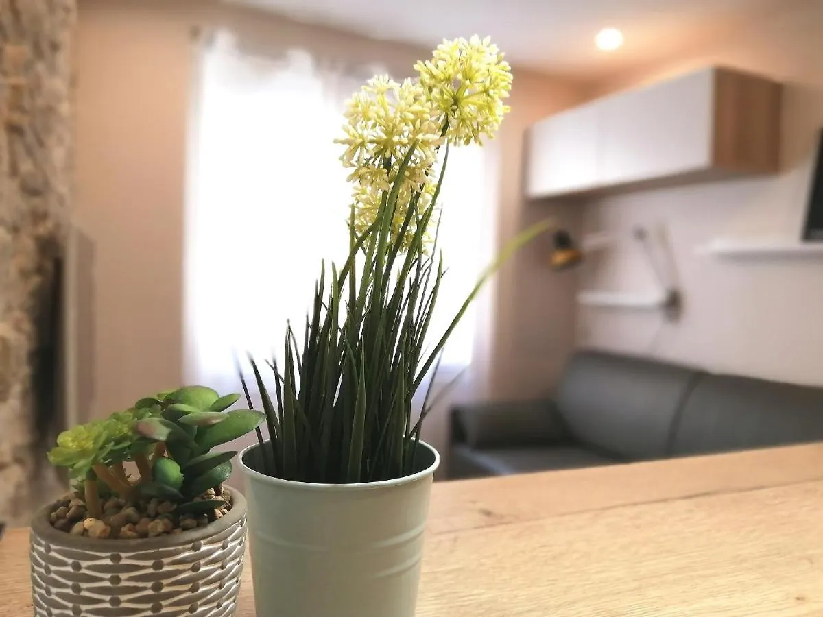 Apartment Le Petit Studio - 15 M2 - Centre Ville - Sorgue A 50 M L'Isle-sur-la-Sorgue France